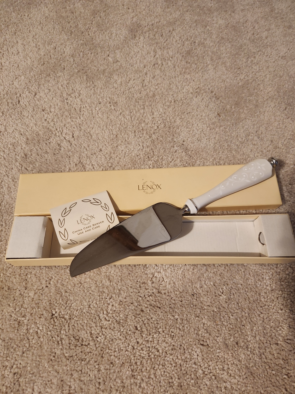 Lenox White Pearl-Effect Cake Server with Stainless Blade